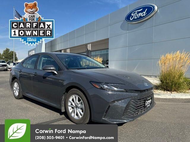 2025 Toyota Camry LE — photo 1 of 2