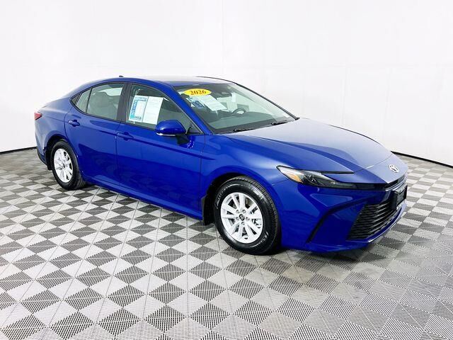 2026 Toyota Camry LE — photo 1 of 13