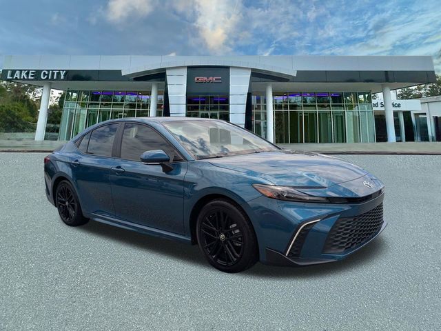 2026 Toyota Camry SE — photo 1 of 13