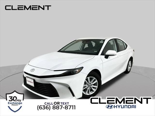 2026 Toyota Camry LE — photo 1 of 13