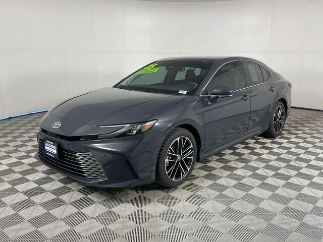 2025 Toyota Camry XLE — photo 1 of 11