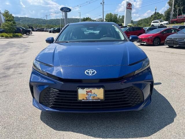 2025 Toyota Camry LE — photo 1 of 11