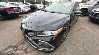 2022 Toyota Camry Hybrid XLE