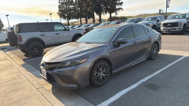 2021 Toyota Camry SE