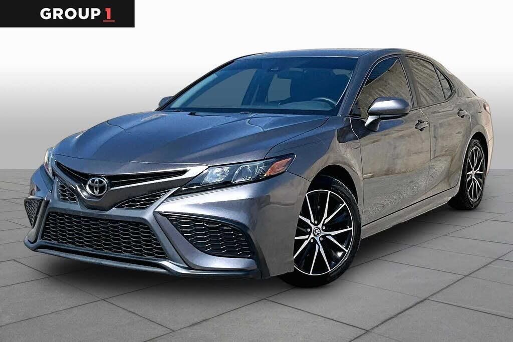 2021 Toyota Camry SE — photo 1 of 1