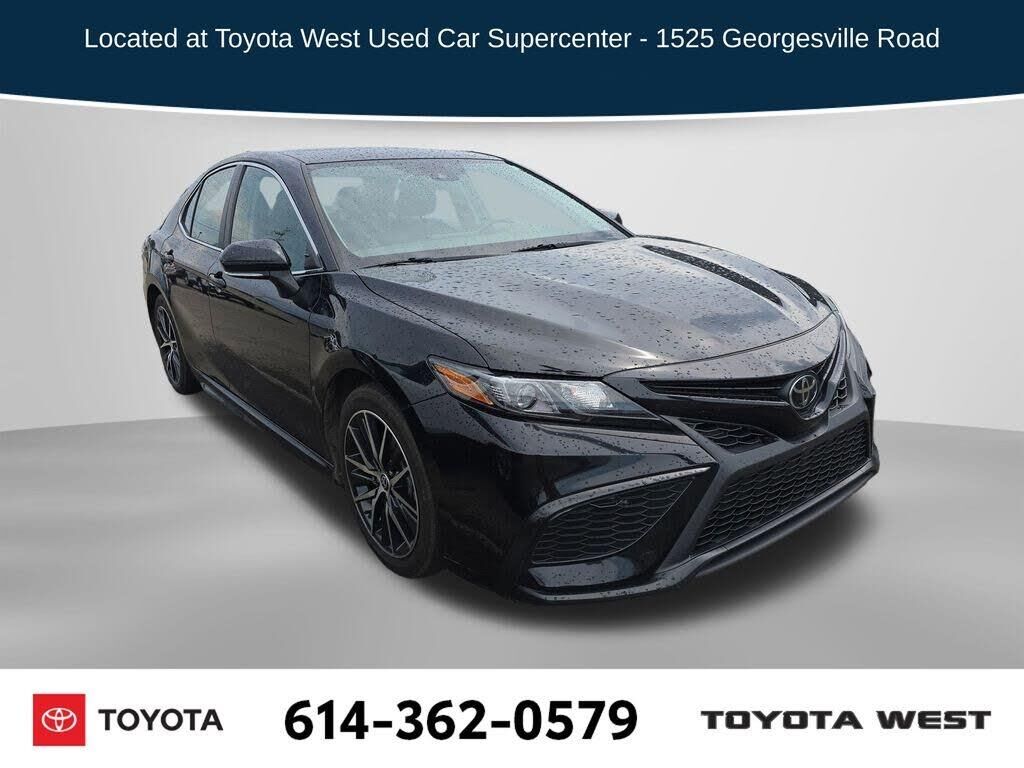 2024 Toyota Camry SE — photo 1 of 1