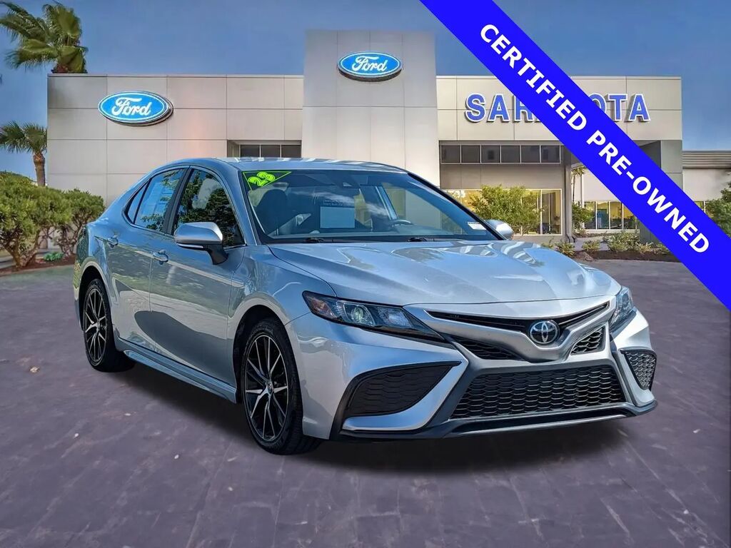 2023 Toyota Camry SE — photo 1 of 13