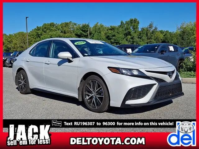2024 Toyota Camry SE — photo 1 of 13