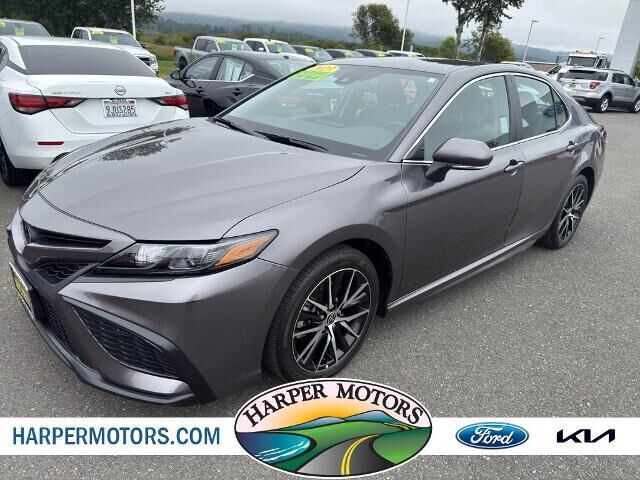 2023 Toyota Camry SE