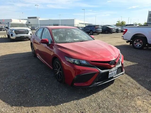 2021 Toyota Camry SE — photo 1 of 5