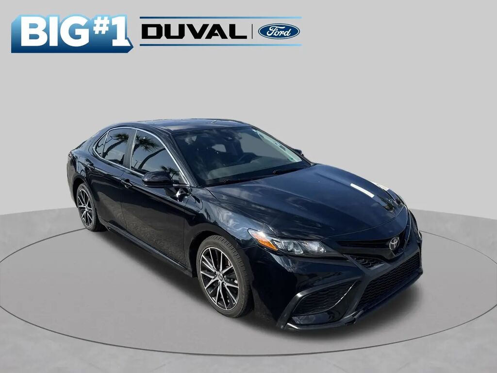 2021 Toyota Camry SE — photo 1 of 13