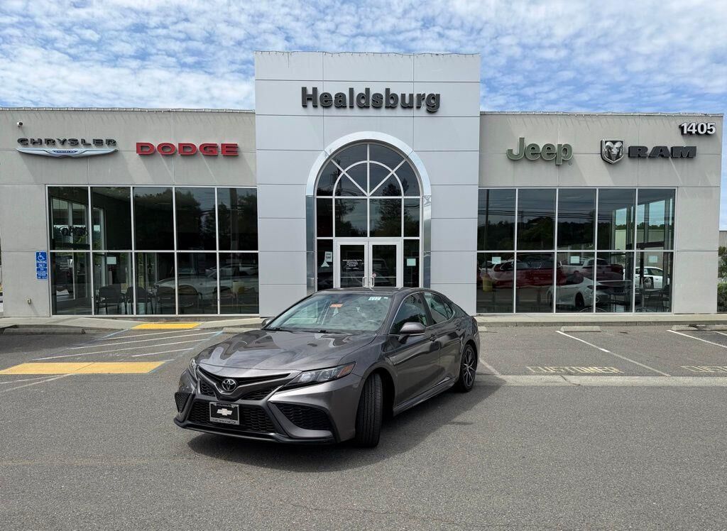 2024 Toyota Camry SE