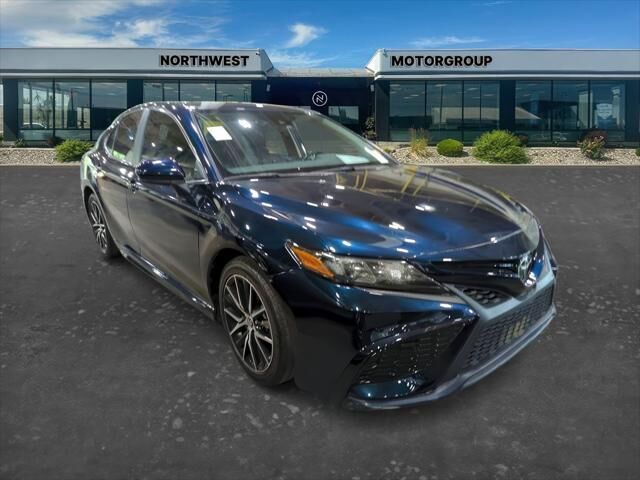 2021 Toyota Camry SE — photo 1 of 13