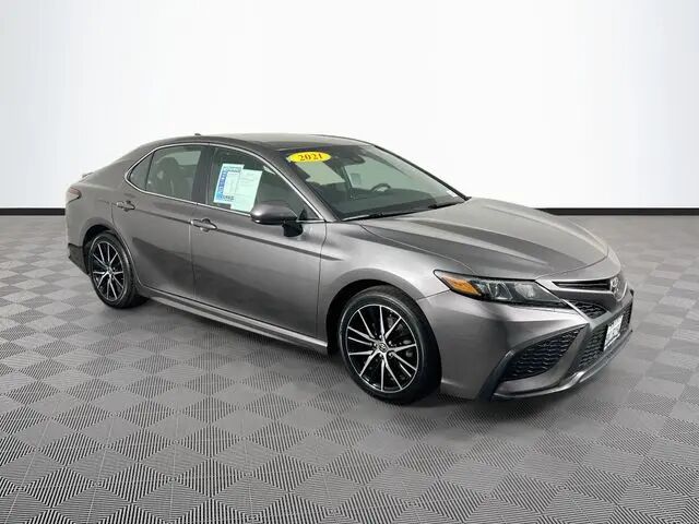 2021 Toyota Camry SE — photo 1 of 1