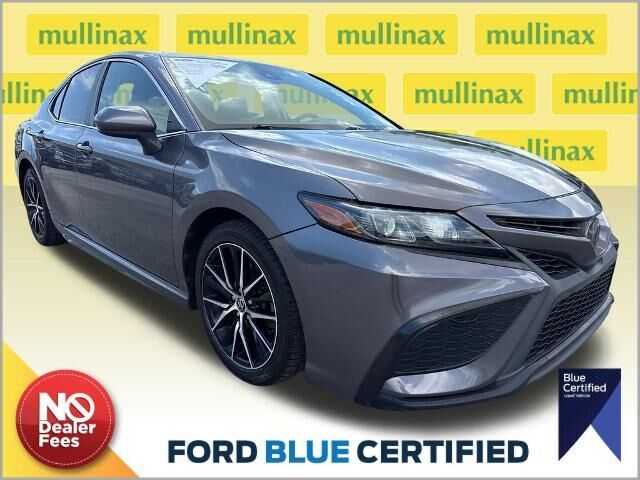 2021 Toyota Camry SE — photo 1 of 13