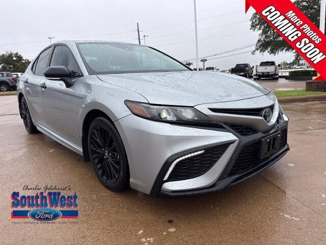 2022 Toyota Camry SE Nightshade