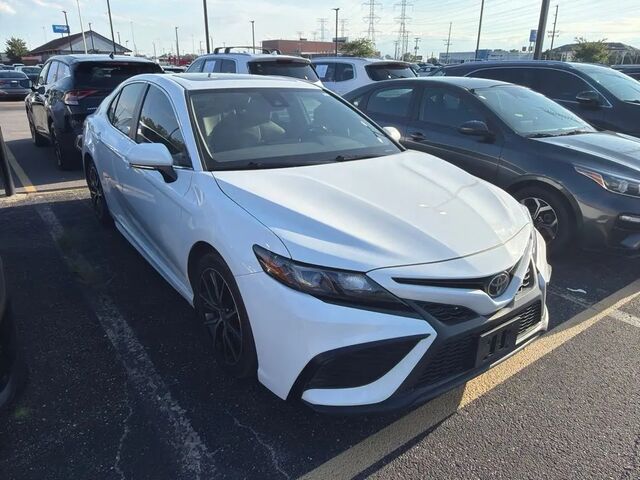 2024 Toyota Camry SE