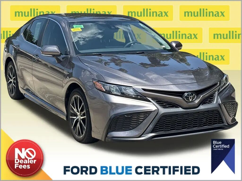 2024 Toyota Camry SE — photo 1 of 25