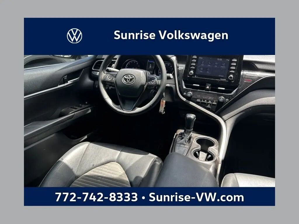 2022 Toyota Camry SE — photo 1 of 13