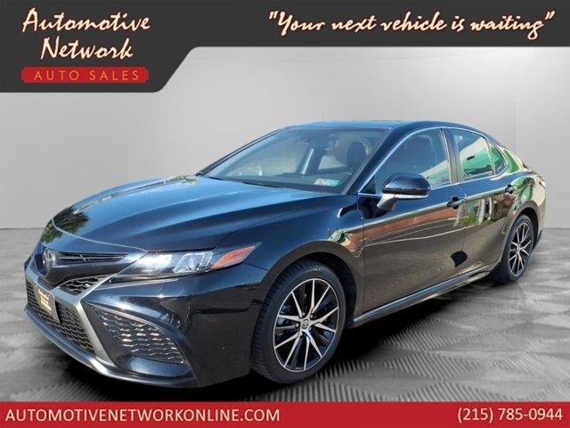 2022 Toyota Camry SE — photo 1 of 13