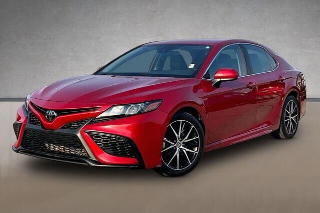 2021 Toyota Camry SE — photo 1 of 13