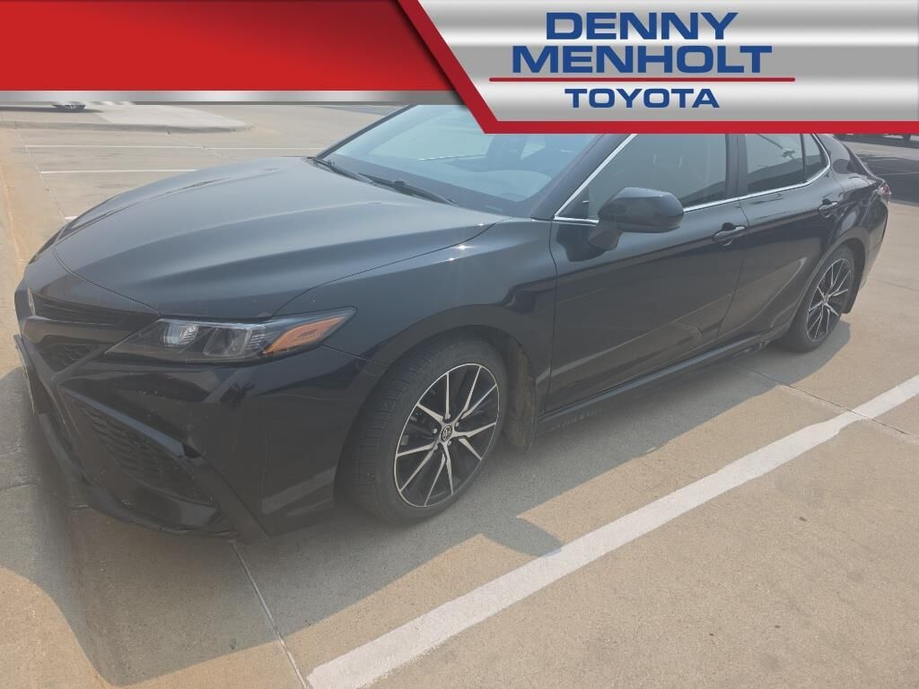 2021 Toyota Camry SE — photo 1 of 1