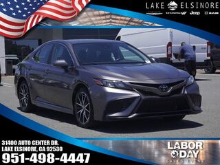 2024 Toyota Camry SE — photo 1 of 13