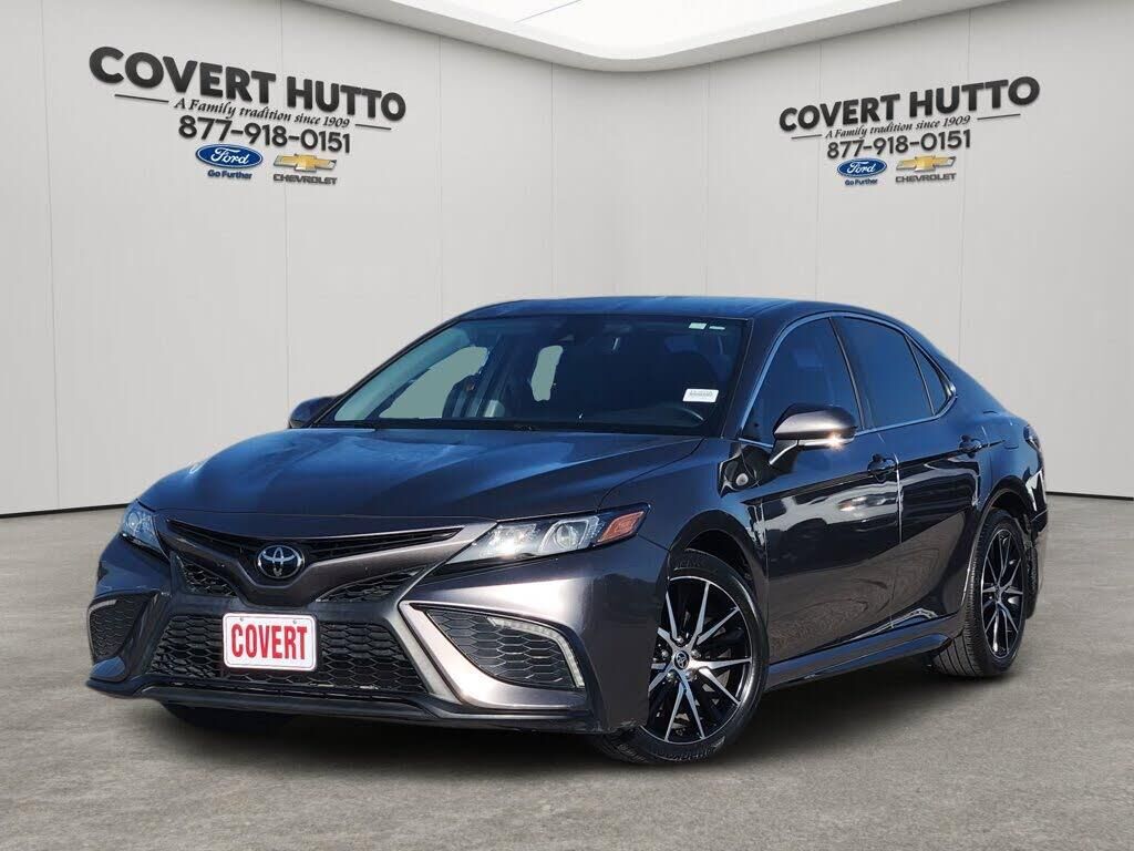 2024 Toyota Camry SE — photo 1 of 1