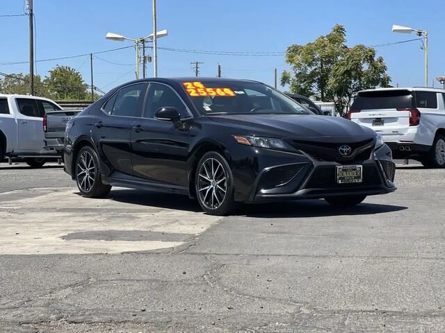 2024 Toyota Camry SE