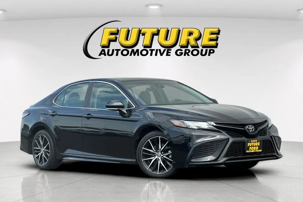 2023 Toyota Camry SE — photo 1 of 13