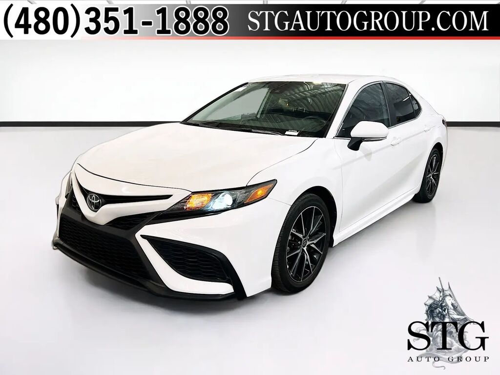 2023 Toyota Camry SE — photo 1 of 13