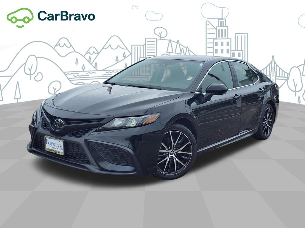 2024 Toyota Camry SE — photo 1 of 7