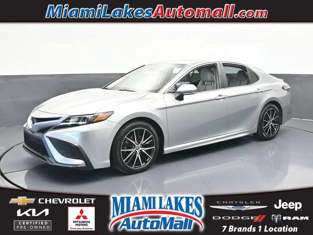 2021 Toyota Camry SE — photo 1 of 13