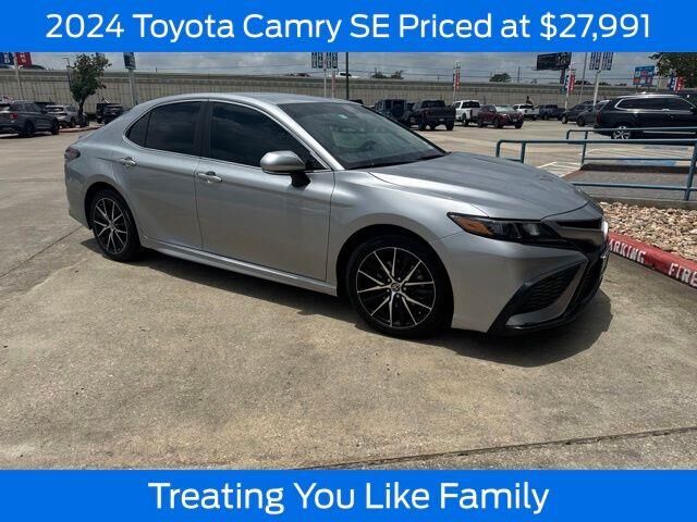 2024 Toyota Camry SE