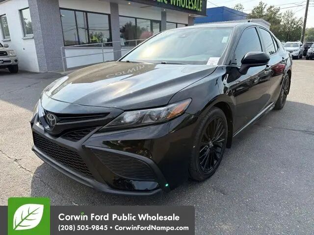 2021 Toyota Camry SE — photo 1 of 13