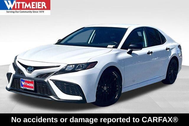 2022 Toyota Camry Hybrid SE
