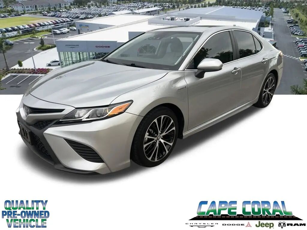2020 Toyota Camry Hybrid SE
