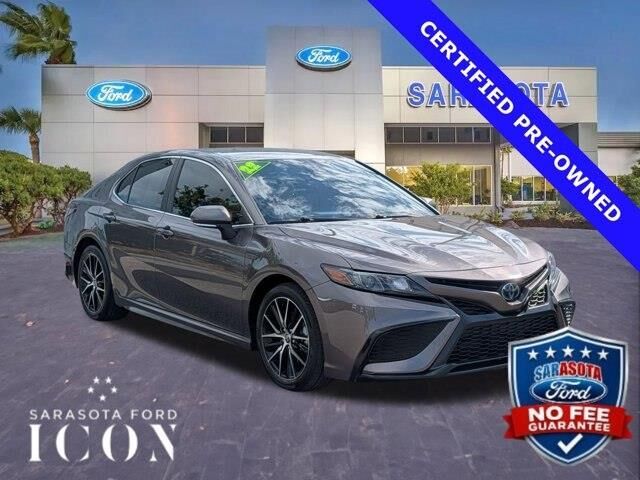 2022 Toyota Camry Hybrid SE