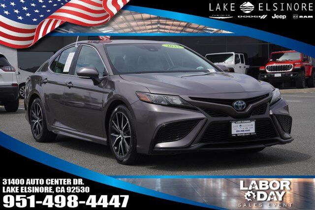 2022 Toyota Camry Hybrid SE