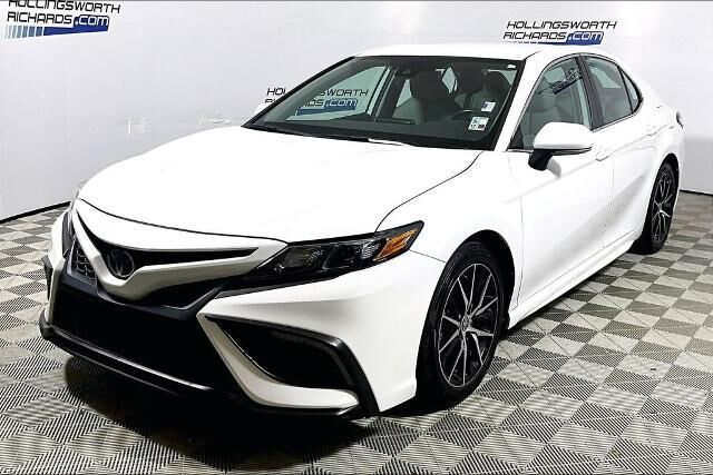 2024 Toyota Camry Hybrid SE