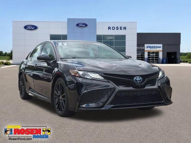 2022 Toyota Camry Hybrid XSE