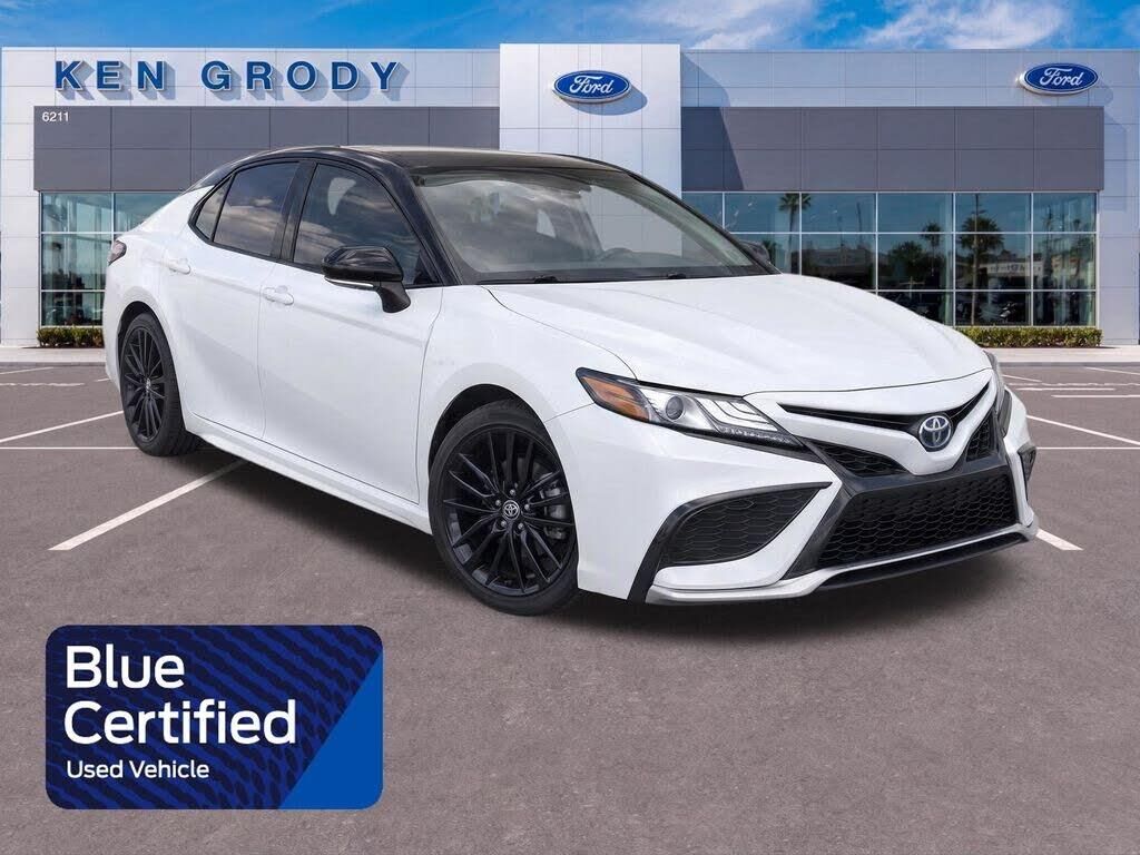 2021 Toyota Camry Hybrid XSE — photo 1 of 1