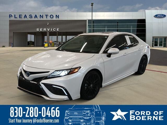 2024 Toyota Camry Hybrid XSE