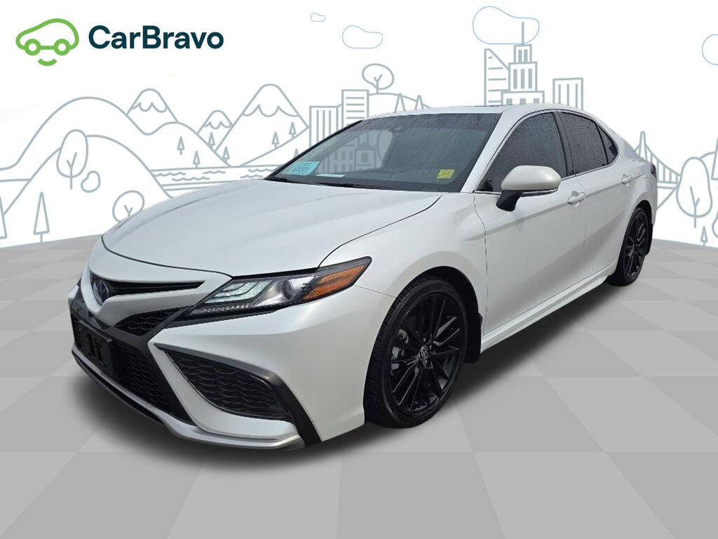 2022 Toyota Camry XSE Hybrid — photo 1 of 4