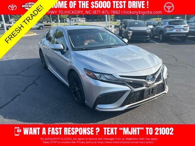 2022 Toyota Camry Hybrid XSE