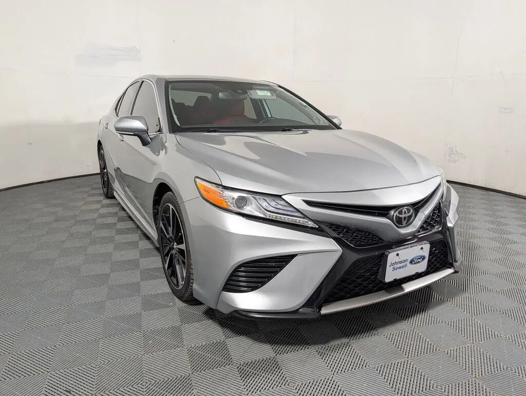 2020 Toyota Camry XSE — photo 1 of 13