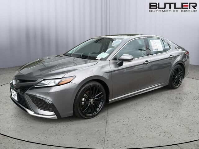2024 Toyota Camry XSE V6 — photo 1 of 4