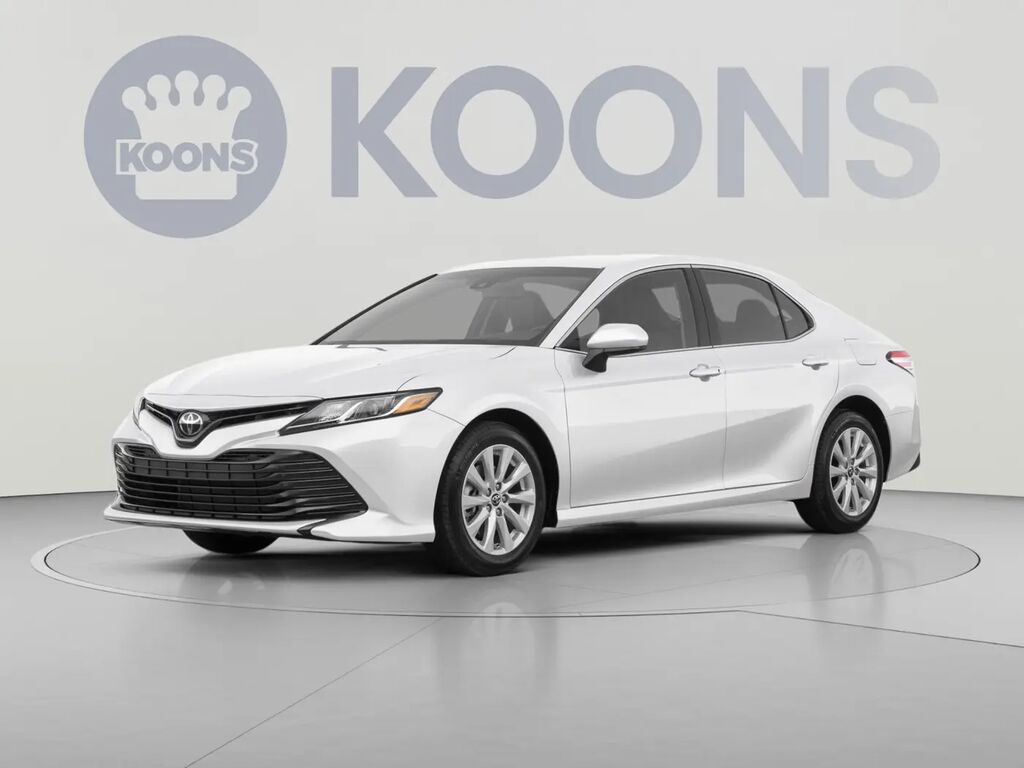 2020 Toyota Camry LE — photo 1 of 3