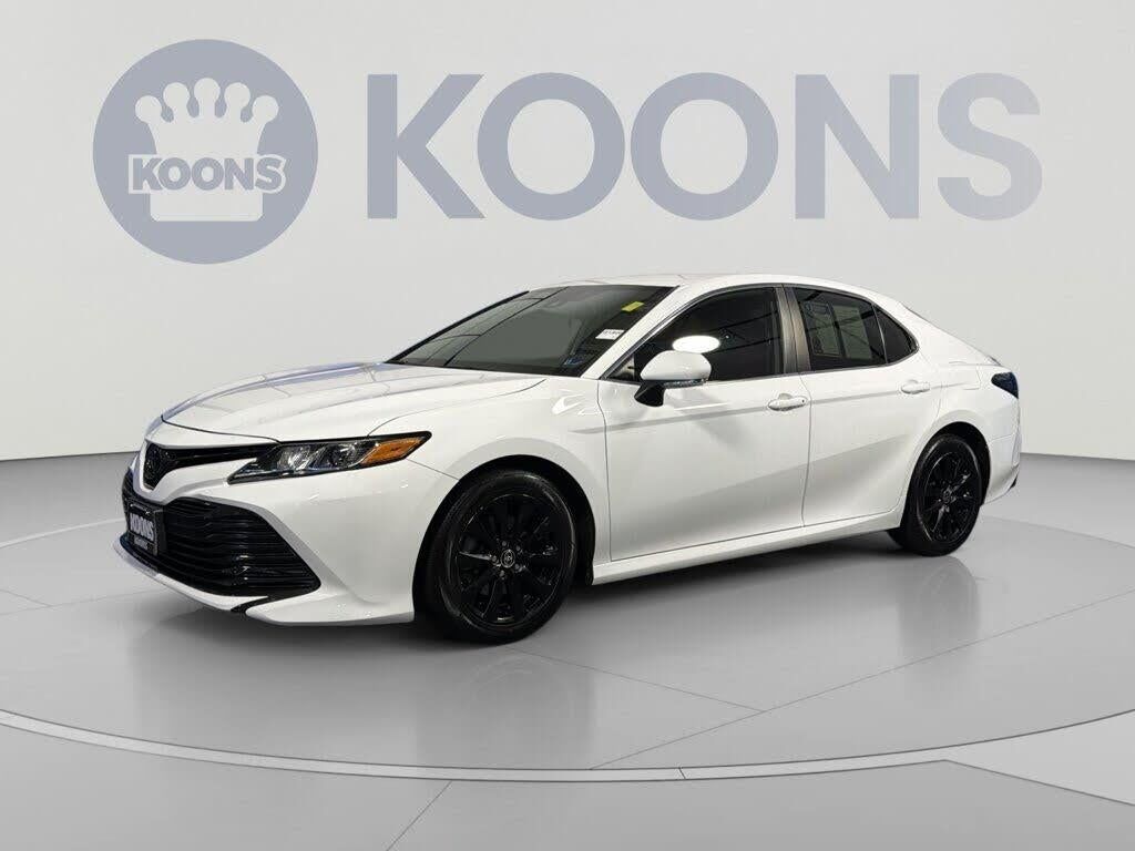 2020 Toyota Camry LE — photo 1 of 1