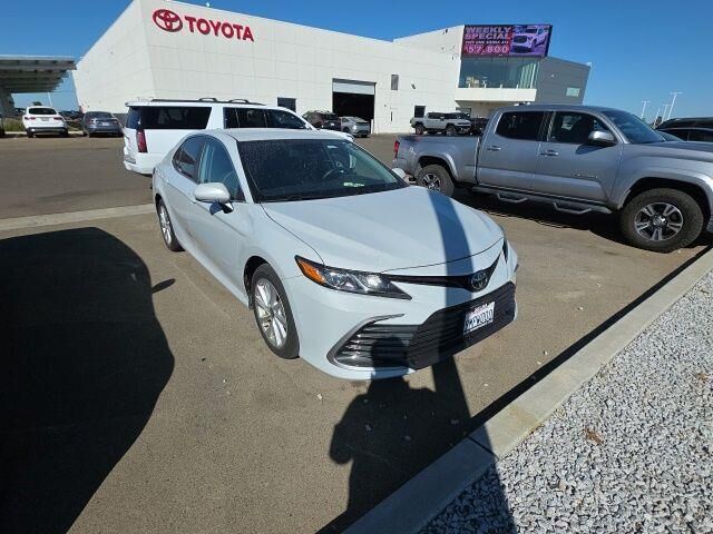 2024 Toyota Camry LE — photo 1 of 13